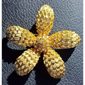 Vintage Gold Tone Signed BSK Floral Sunflower Brooch Pin Scarf Pin Gold Tone